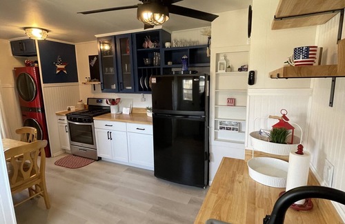 Great Bend House | The Extraordinarily Striking American Bungalow