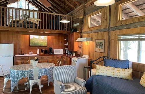 Tallahassee Cabin | The Fabulous Governors Cabin