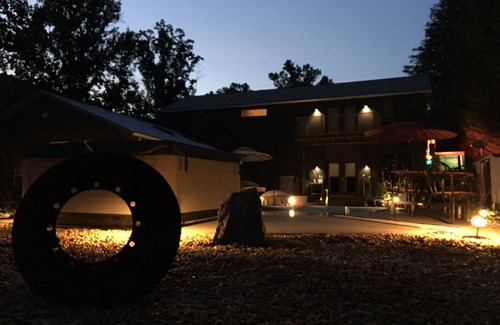 Asheville Apartment | THE FACTORY @UTOPIA ~ POOL ~ KING BED ~ HOT-TUB ~ 2M DTN