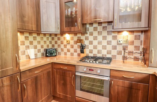 Tunstall Cottage | THE FAIRHAVEN, pet friendly in Catterick, North Yorkshire
