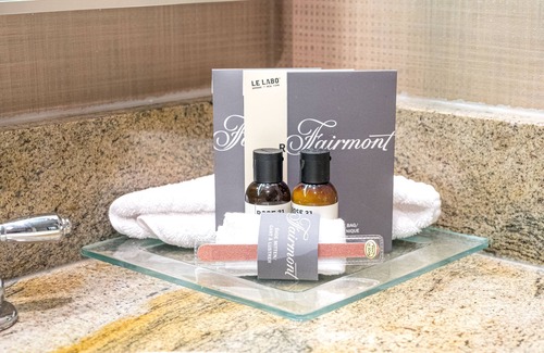 Exchange District Hotel | The Fairmont Winnipeg Gold Experience
