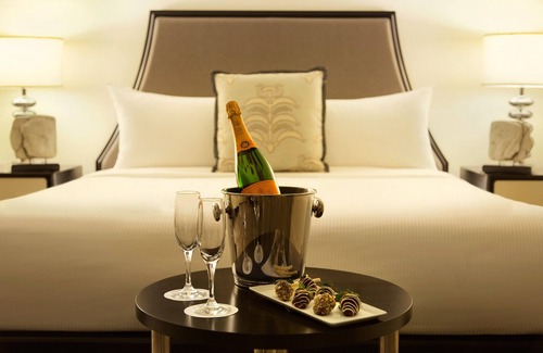 Exchange District Hotel | The Fairmont Winnipeg Gold Experience