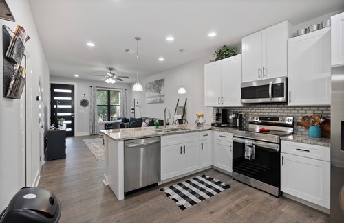 Point Venture House | The Fairway Flat – Lake Life Meets Golf Life