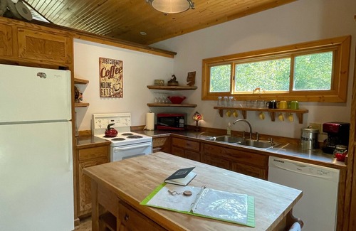 Eureka Springs House | The Fairy Hut @ Iris Hill Glamping