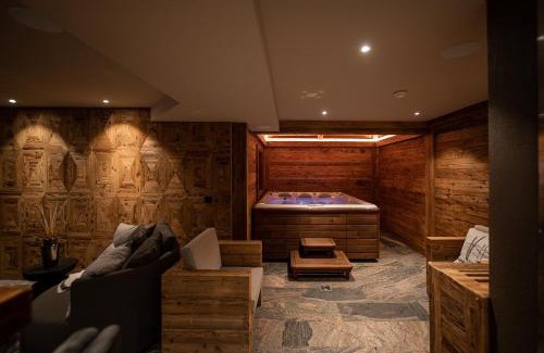 Lech am Arlberg Ski Chalet | The Falcon
