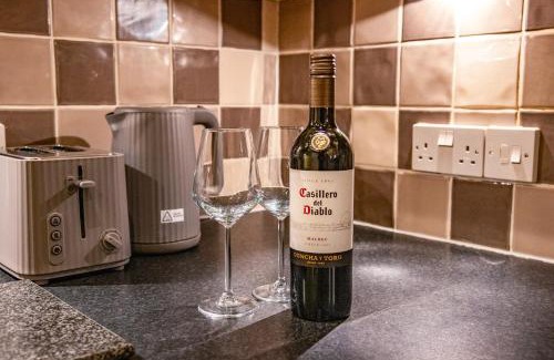 Bury St Edmunds Apartment | The Falcon's Nest - Central