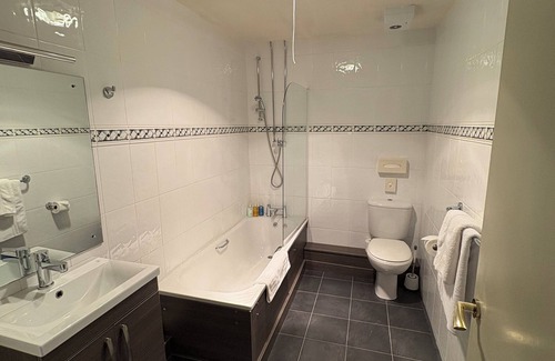 Lampeter Hotel | The Falcondale at Lampeter