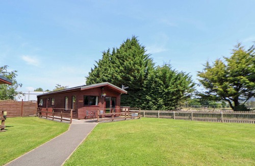 Saint Asaph Cottage | THE FALLOWS, pet friendly, country holiday cottage in St Asaph