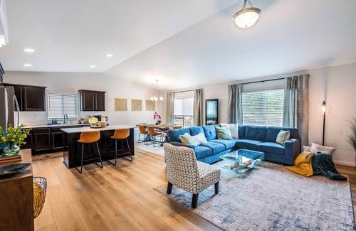 Gold Bar House | The Falls: Near Wallace Falls & Stevens Pass!