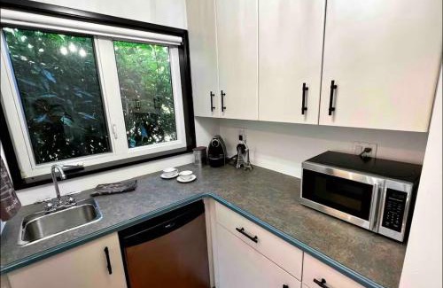 Ladner Villa | The Family Cottage