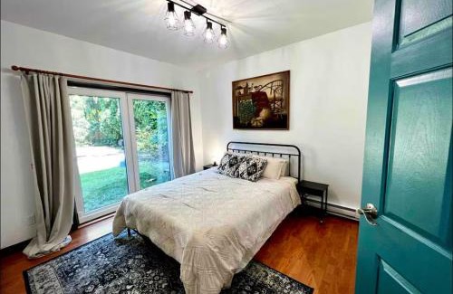 Ladner Villa | The Family Cottage