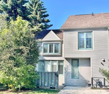 Collingwood Villa | The Family Escape Townhome