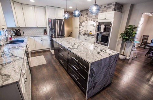 Colorado Springs House | THE FAMILY FOREST · ★3 Acres Of Forest★Lighted Yard★Chef Kitchen★