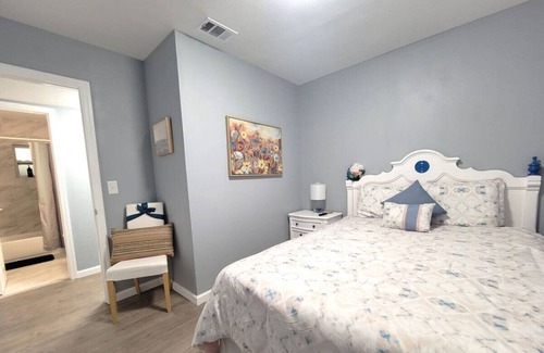 Parker House | The Family Hangar Modern Getaway - Entire House