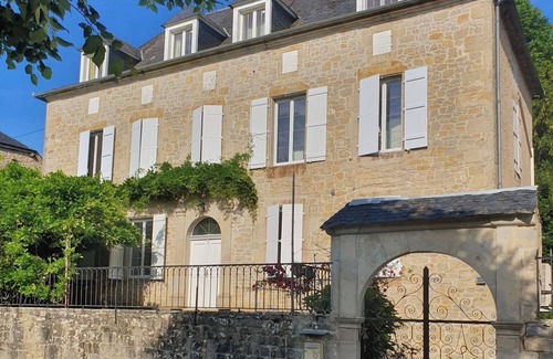 Thegra House | THE FAMILY HOME. Large 19th-century house 3 minutes from GOUFFRE DE PADIRAC (sleeps 10)