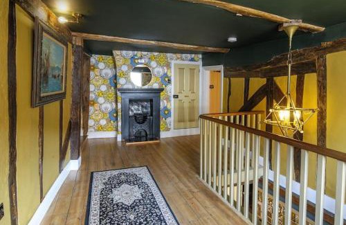 Saffron Walden House | The Famous Harry Potter House, Hot Tub, Cinema Room, Sky TV