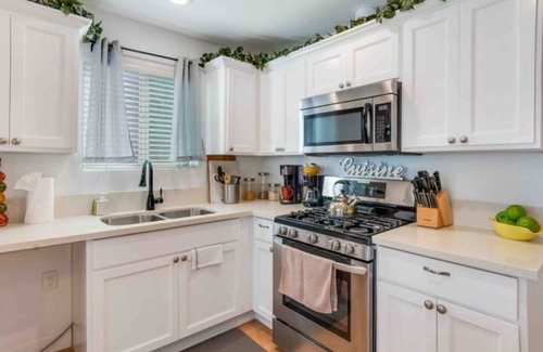 La Puente House | The Famous Puerta Roja Hidden Gem Sleeps8 LA & OC