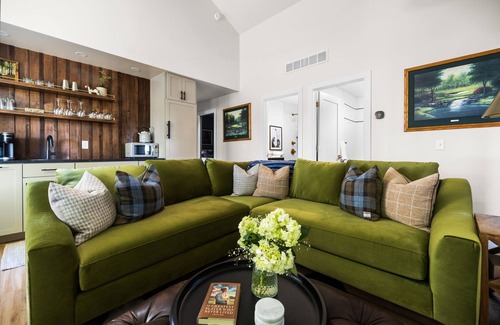 Arcadia House | The Farm at Arcadia: Newly Renovated Golf Retreat