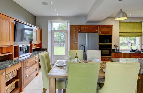 Richmond House | THE FARM HOUSE, pet friendly, luxury holiday cottage in Barton