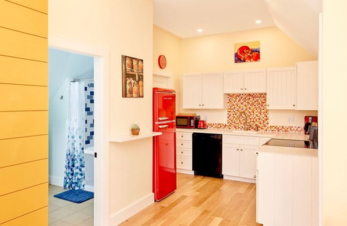 Kennebunkport Apartment | The Farm Loft, on an organic farm - 10 min from beaches!