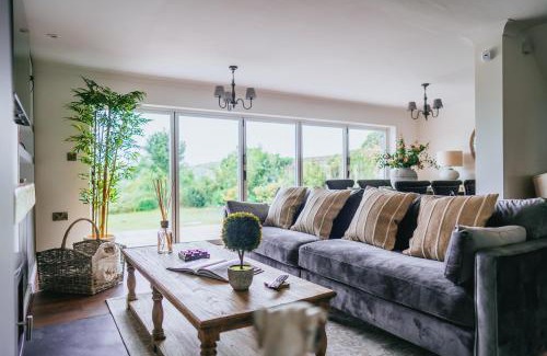 Rhyd-y-foel House | The Farmhouse at Bryn Defaid