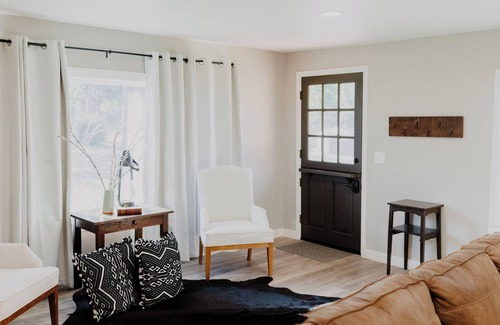 Springville House | The Farmhouse at Mt. Dennison - Entire home in Balch Park near Sequoia Forrest