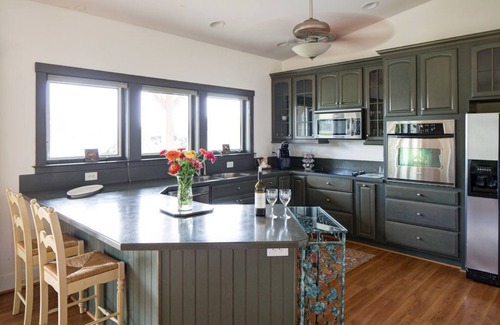 Afton Bed & Breakfast | The Farmhouse at Veritas