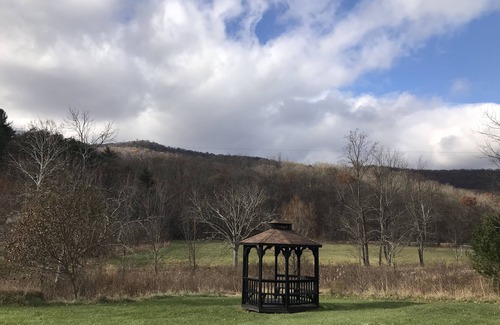 Ellerslie House | The Farmhouse: Come experience a quiet, country retreat in the mountains of PA