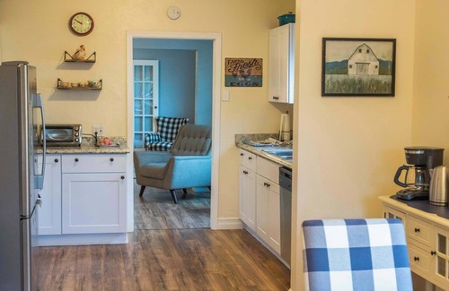 Sequim House | The Farmhouse Cozy 4 Bedroom Escape with Hot Tub