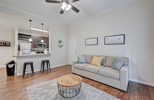 Baytown Apartment | The Farmhouse Inn Sum