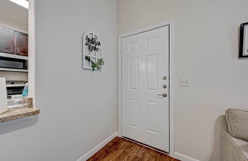 Baytown Apartment | The Farmhouse Inn Sum