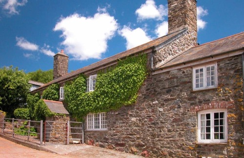 Mary Tavy Cottage | THE FARMHOUSE, pet friendly, country holiday cottage in Lydford