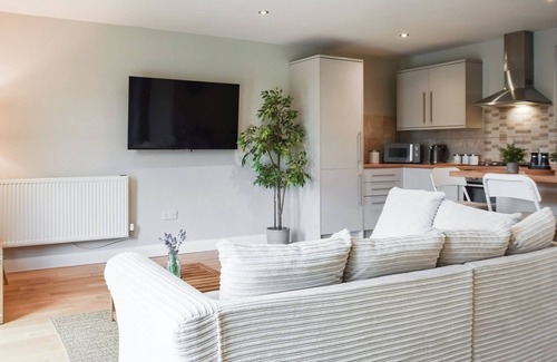 Stalybridge Cottage | The Farmhouse Retreat