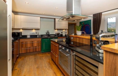Kenmore Cottage | The Farmhouse - sleeps 12 guests in 6 bedrooms