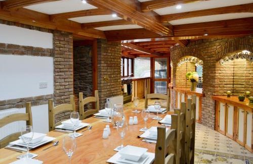 Brayford House | The Farmhouse - Ukc1339