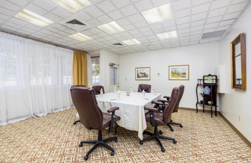 Farmington Hotel | The Farmington Inn and Suites