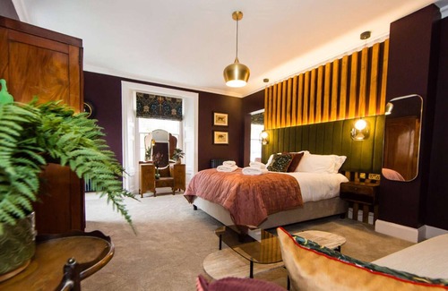 Askrigg Apartment | The Farnon Suite at Skeldale House