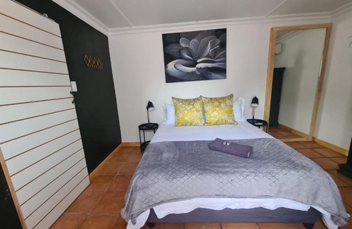Tsantsabane House | The Fellows Guest Accommodation