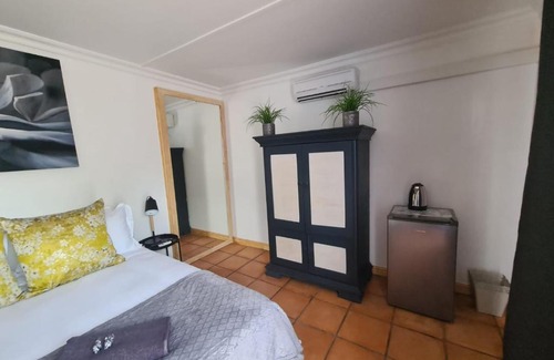 Tsantsabane House | The Fellows Guest Accommodation