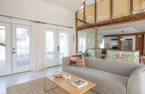 Prince Edward House | The Ferg Loft | Picton | 1 Bedroom