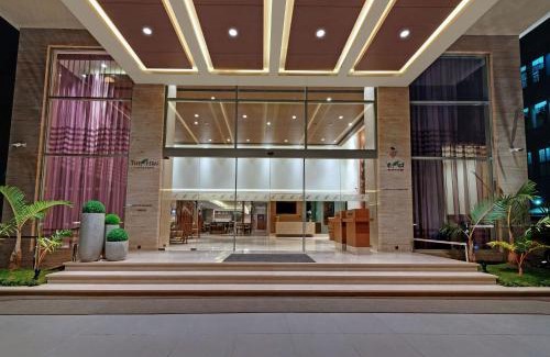 Goregaon East Hotel | The Fern - Goregaon