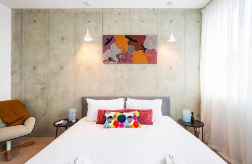 Alexandria Apartment | 'The Fern' Split-level Oasis with Lush Courtyard