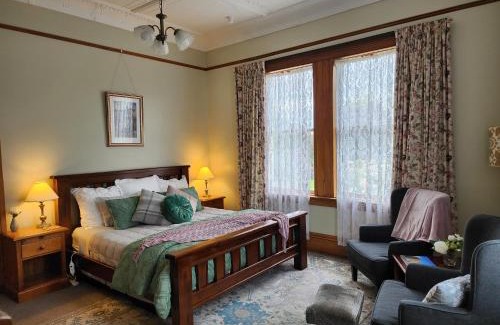 Benhar House | The Fern & Thistle Luxury Accommodation- Drinks, Hotpool, Sauna
