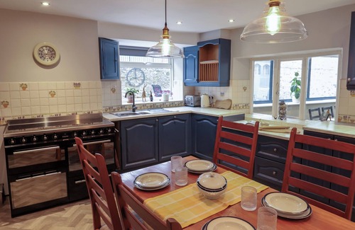 Colyton House | THE FERNERY, family friendly, character holiday cottage in Colyton
