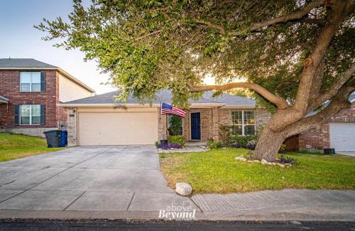 West San Antonio House | The Festive Veteran