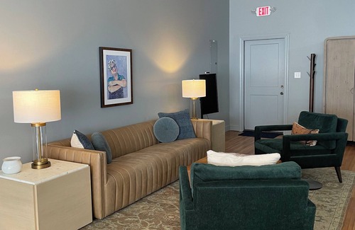 Gainesboro Apartment | The Fig Flat, a Stylish Studio Apartment with Empire King Bed in Gainesboro, TN