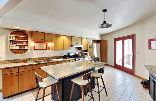 Thayerville House | The Fig | Serene Views, Foosball, Fire Pit