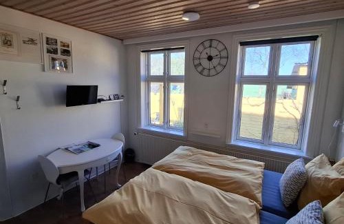 Arnager House | The FIG Studio - "Den Gule Svane" Guest House - near Rønne & Beach