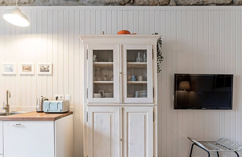 Bonfim House | The Fig Tree House by LovelyStay