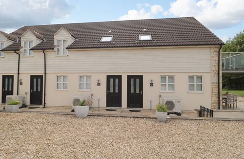 Bruton Cottage | THE FINAL FURLONG, pet friendly, with a garden in Bruton